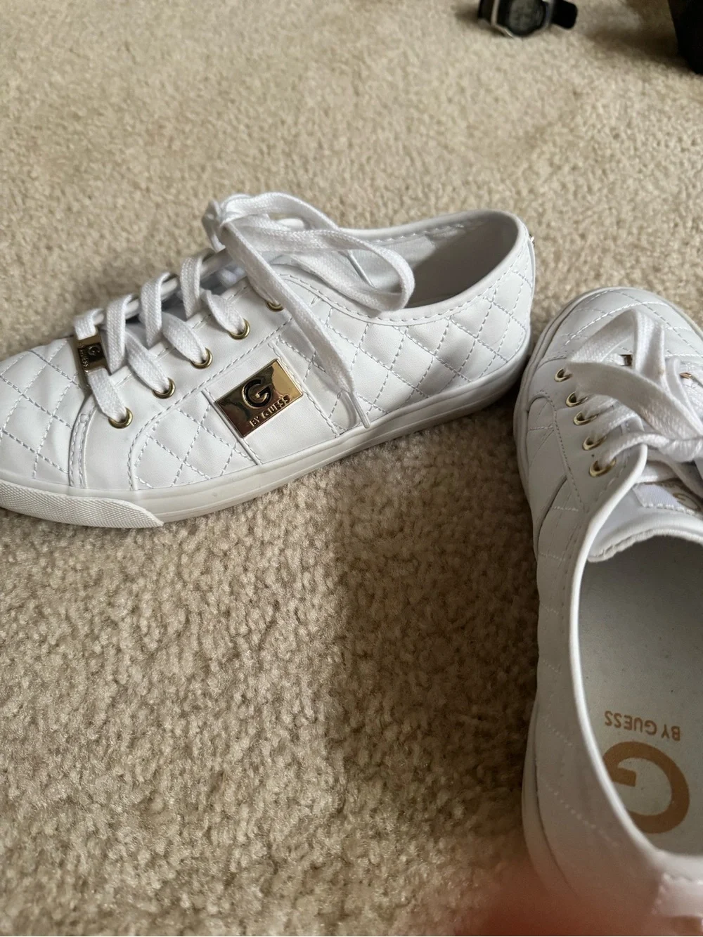 GUESS White Quilted Low-Top Sneakers with Gold Plaque